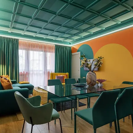 Wes Anderson In Apartment *