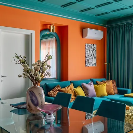 Wes Anderson In Apartment *
