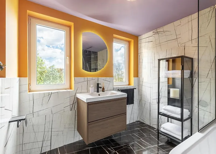 Wes Anderson In 아파트 *